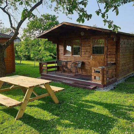 Cozy Summer House With Free Parking Near City Center & Beach Kuressaare Buitenkant foto