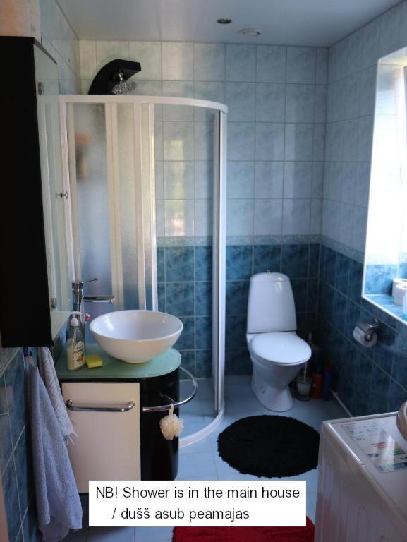 Cozy Summer House With Free Parking Near City Center & Beach Kuressaare Buitenkant foto