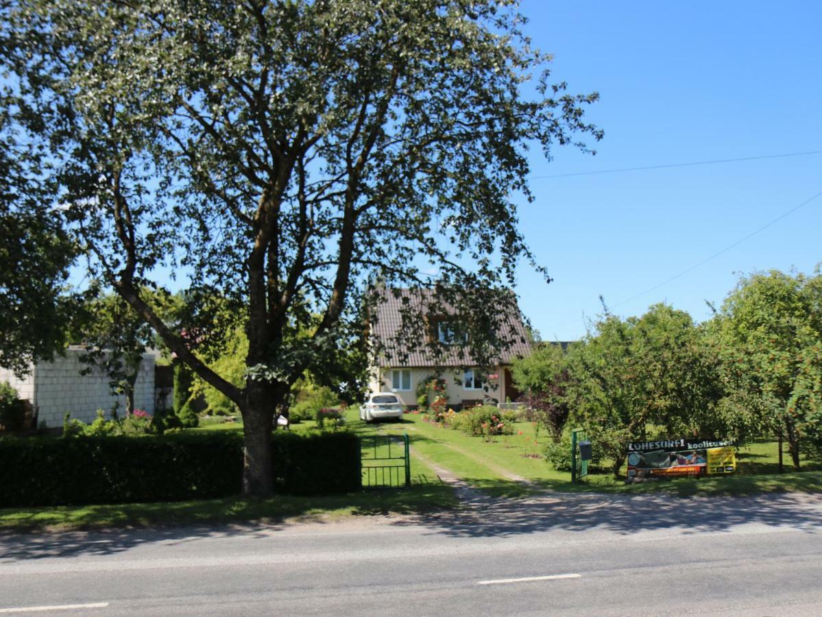 Cozy Summer House With Free Parking Near City Center & Beach Kuressaare Buitenkant foto