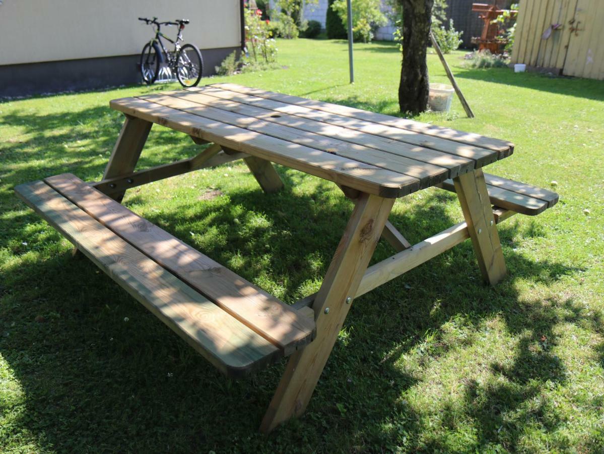 Cozy Summer House With Free Parking Near City Center & Beach Kuressaare Buitenkant foto